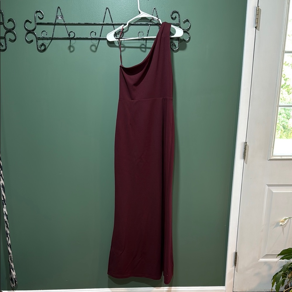 Chic One-Shoulder Burgundy Dress